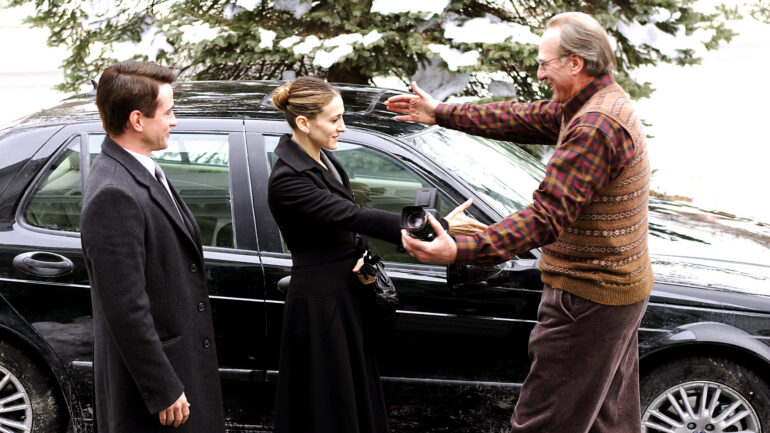 Dermot Mulroney as Everett Stone, Sarah Jessica Parker as Meredith Morton, and Craig T. Nelson as Kelly Stone in 'The Family Stone'