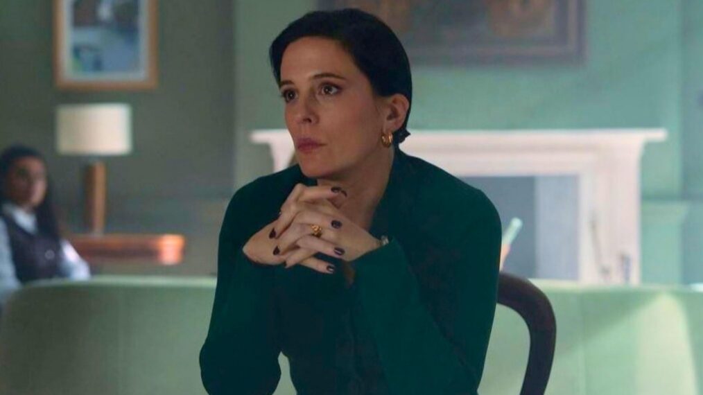 Phoebe Fox in 'War' Season 1