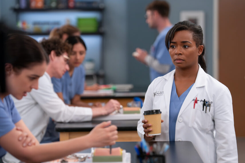 GREY’S ANATOMY - “It’s All Wrong, but It’s All Right” - As Blue fights to reclaim his place at Grey Sloan, Jo is pulled from motherhood back into the OR. Jules and Winston’s relationship remains strained, and Bailey struggles to find her footing as a student. THURSDAY, OCT. 29 (10:00-11:00 p.m. EDT) on ABC. (Disney/Ser Baffo) ALEXIS FLOYD