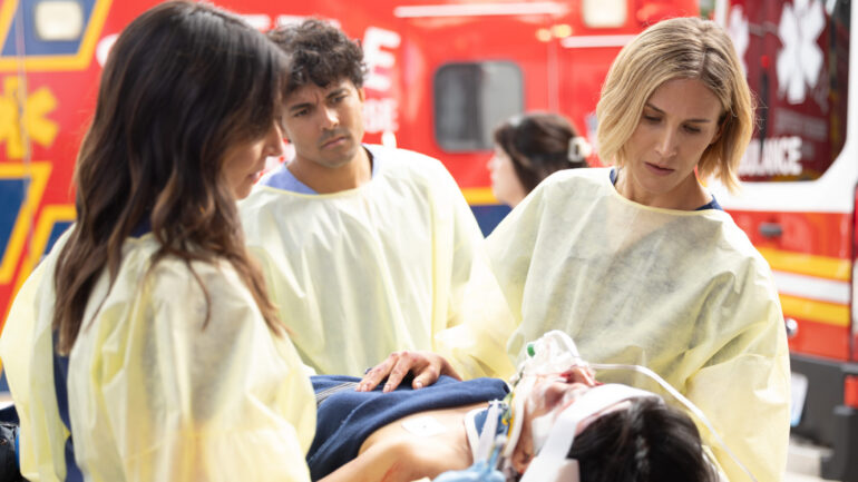 ‘Grey’s Anatomy’ Returns: New Chief, Which Doc Quits & Pregnancy Stunner