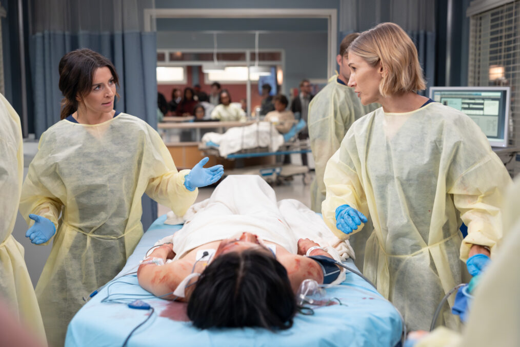 GREY’S ANATOMY - “Collide” - After a collision at Sea-Tac sends a surge of critically injured patients to Grey Sloan, the unveiling of its controversial new VIP floor is thrown into chaos as doctors race to save lives amid impossible choices. THURSDAY, OCT. 15 (10:00-11:00 p.m. EDT) on ABC. (Disney/Raymond Liu) CATERINA SCORSONE, JEN LANDON