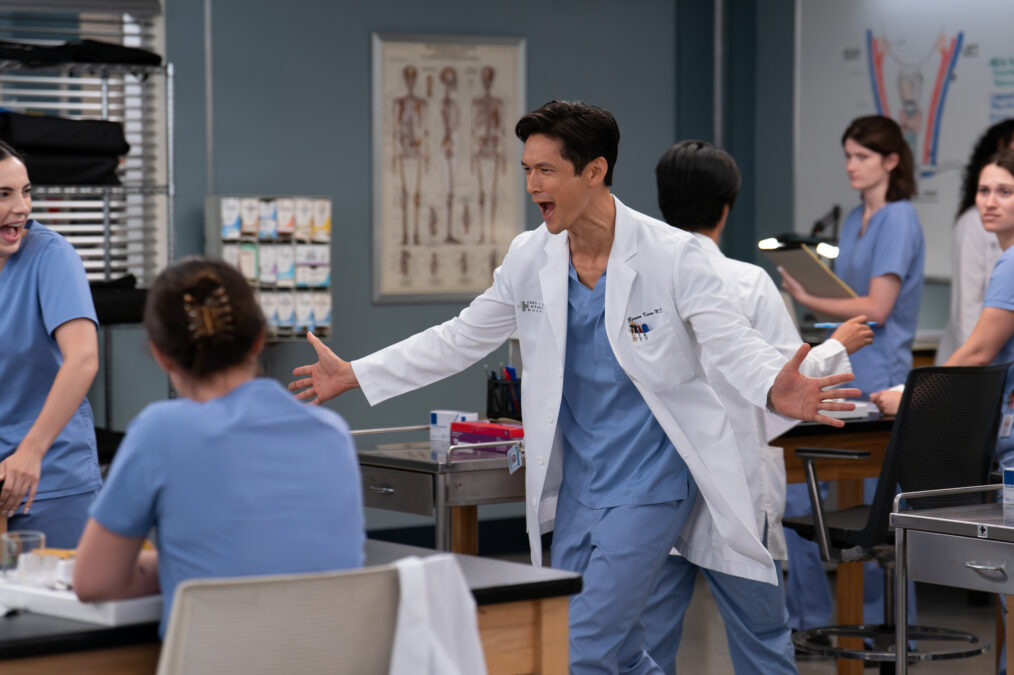 GREY’S ANATOMY - “It’s All Wrong, but It’s All Right” - As Blue fights to reclaim his place at Grey Sloan, Jo is pulled from motherhood back into the OR. Jules and Winston’s relationship remains strained, and Bailey struggles to find her footing as a student. THURSDAY, OCT. 29 (10:00-11:00 p.m. EDT) on ABC. (Disney/Ser Baffo) HARRY SHUM JR.