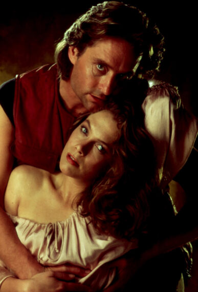 ROMANCING THE STONE, Michael Douglas, Kathleen Turner