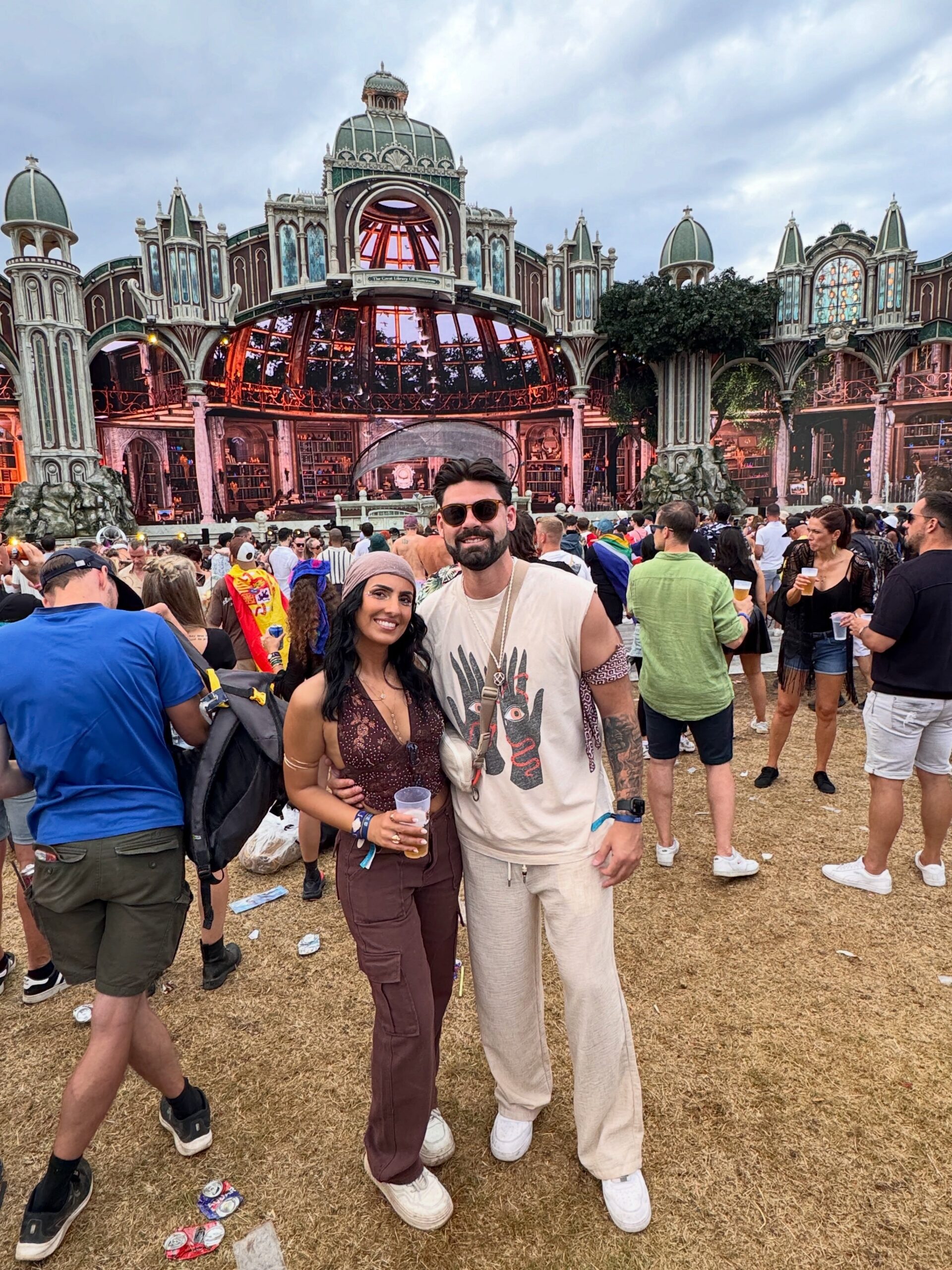 Mike Gibney of 'Love Is Blind' Season 10 and his girlfriend Tara