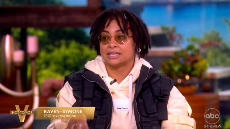 Raven-Symoné Returns to ‘The View’ & Issues Vehement Defense of Kelly Clarkson