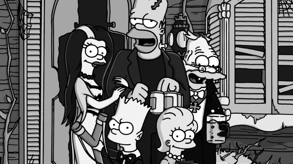 SIMPSONS, THE. (clockwise): Homer Simpson, Abraham 'Grandpa' Simpson, Lisa Simpson, Bart Simpson, & Marge Simpson, 'Treehouse of Horror XI', aired 11/01/00. 1989-present. TM and Copyright (c) 20th Century Fox Film Corp. All rights reserved. Courtesy: Everett Collection
