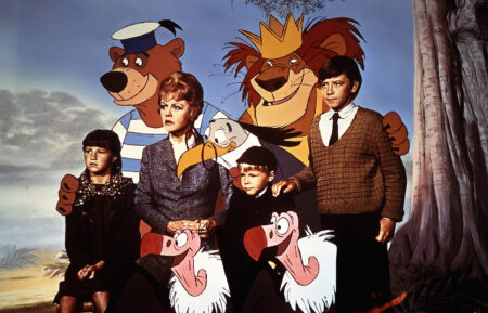 BEDKNOBS AND BROOMSTICKS, from left: Cindy O'Callaghan, Angela Lansbury, Roy snart, Ian Weighill, 1971