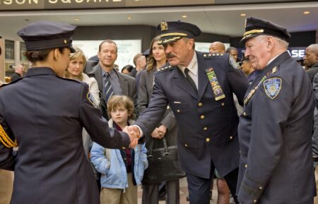 Amy Carlson (Linda Reagan), Danny (Donnie Wahlberg), Erin Reagan (Bridget Moynahan), Frank Reagan (Tom Selleck) and Henry Reagan (Len Cariou) in the 'Blue Bloods' pilot