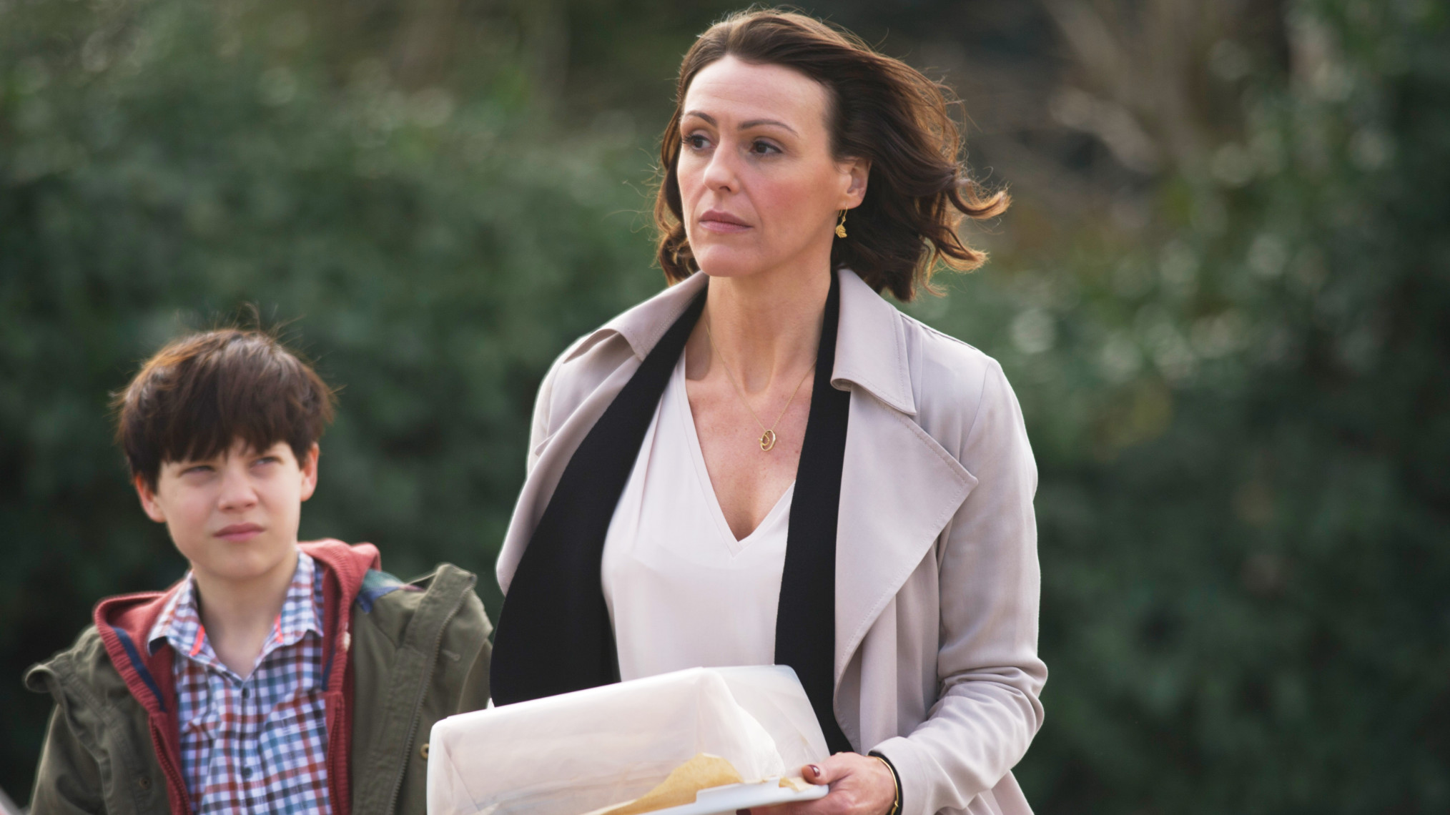 Tom Taylor as Tom Foster and Suranne Jones as Gemma Foster in ‘Doctor Foster’