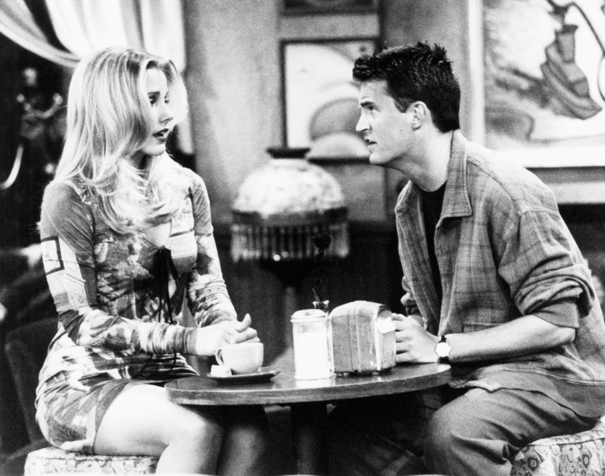 Brittney Powell, Matthew Perry in 'Friends' Season 2