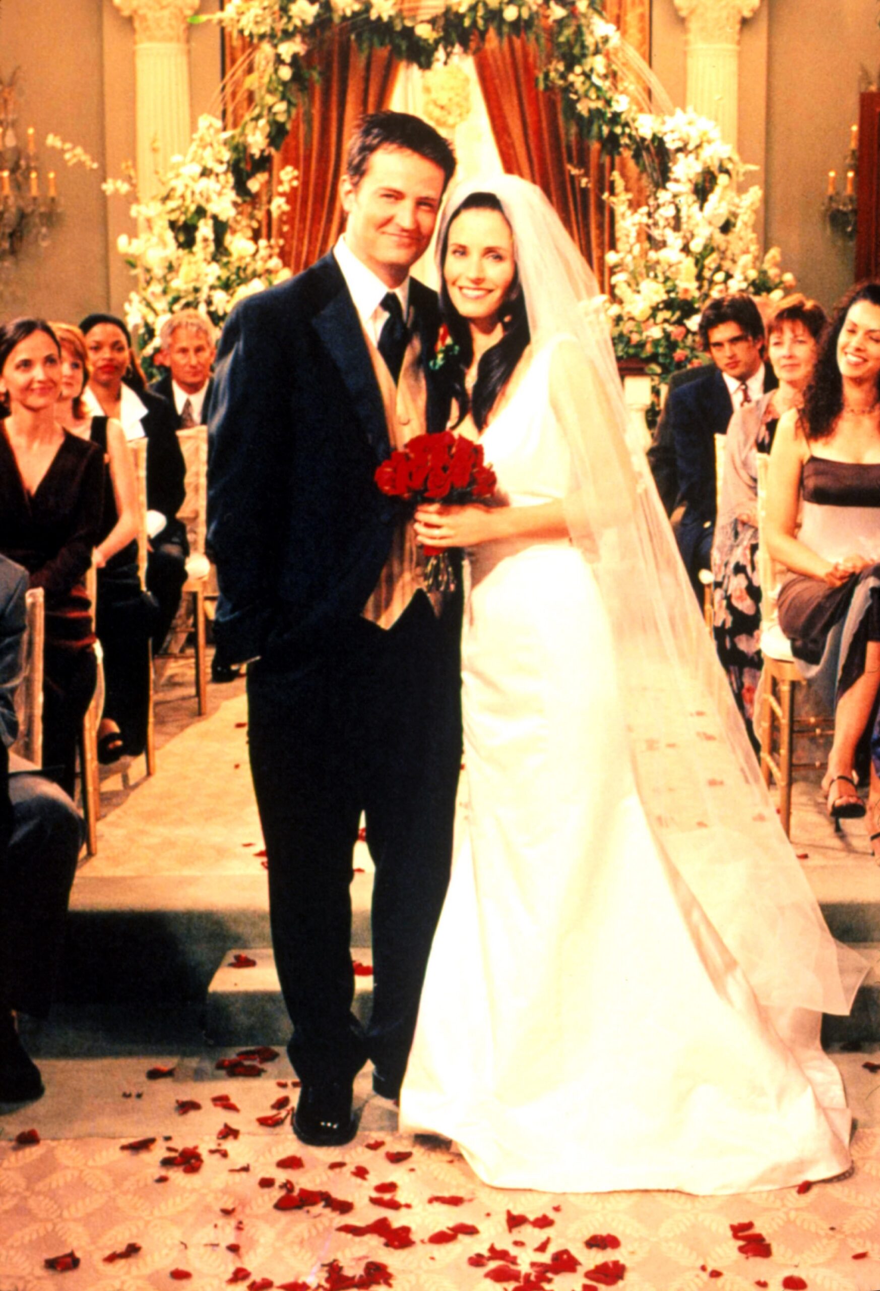 Courteney Cox-Arquette, Matthew Perry in 'Friends' Season 7