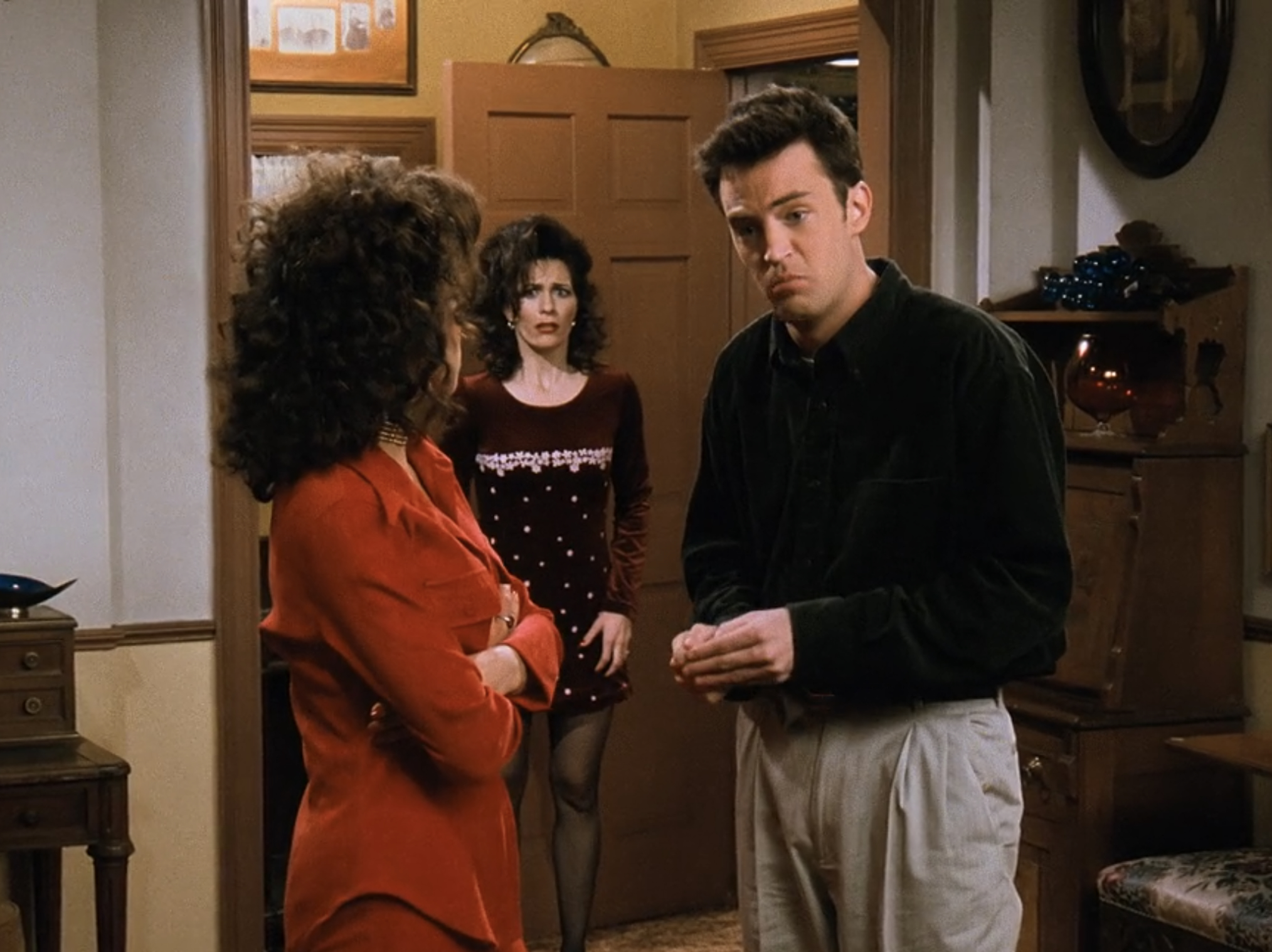 Holly Gagnier and Matthew Perry on 'Friends'