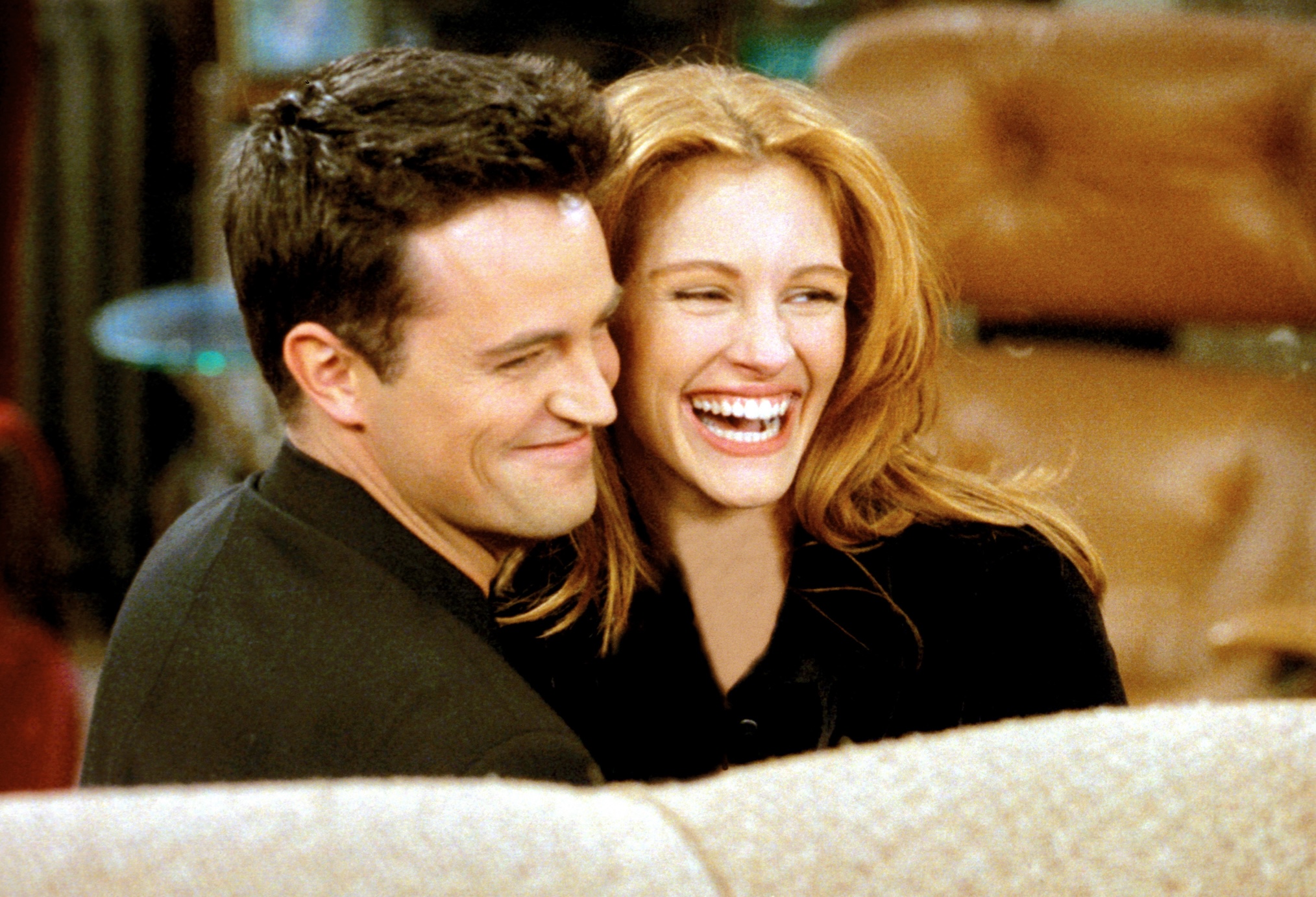 Matthew Perry, Julia Roberts in 'Friends' Season 2