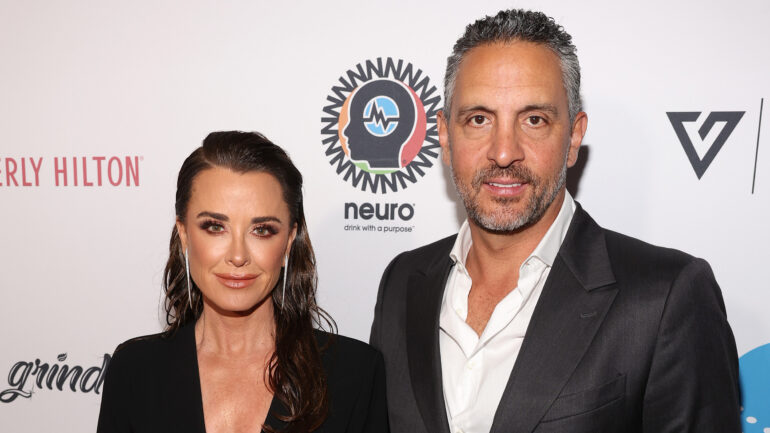 Kyle Richards and Mauricio Umansky attend the Homeless Not Toothless Hollywood Gala