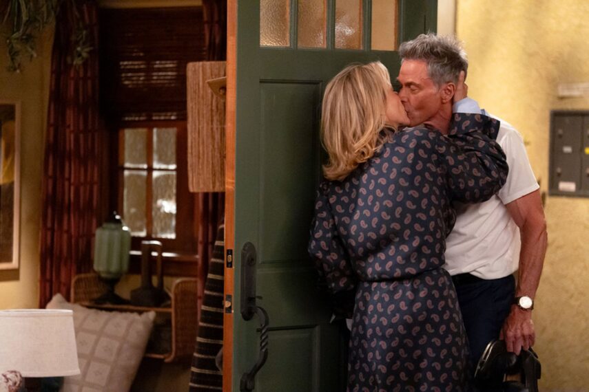 Téa Leoni and Tim Daly in 'Newlyweds' Season 1