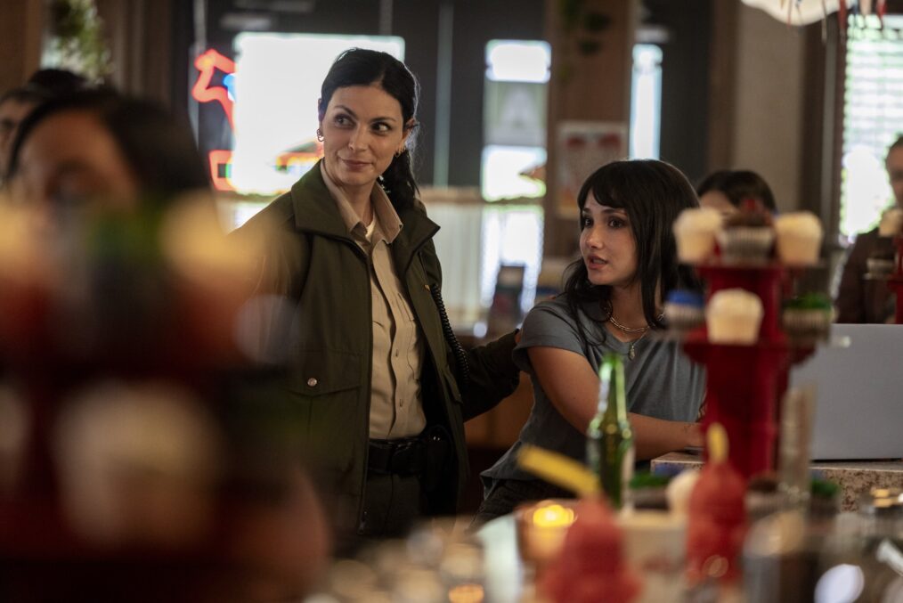 Morena Baccarin as Sheriff Mickey Fox and Amanda Acuri as Skye Fraley — 'Sheriff Country' & 'Fire Country' Crossover "No Way In"