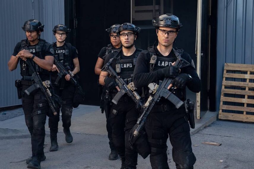 Adain Bradley (“Malik Anderson”), Zyra Gorecki (“Cassidy Reed”), Lucy Barrett (“Sammy Bishop”), Freddy Miyares (“Ethan Cole”) and Ronen Rubinstein (“Jude Callan”) — 'S.W.A.T. Exiles' Episode 3