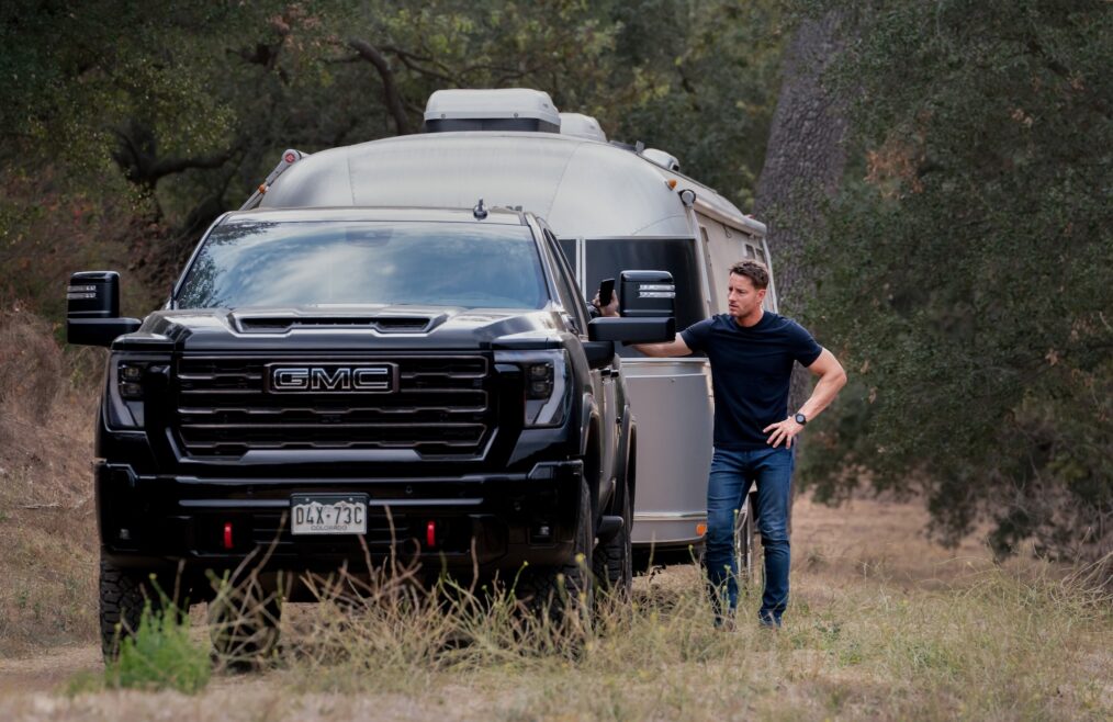 Justin Hartley as Colter Shaw — 'Tracker' Season 4 Episode 5 "Need to Know"