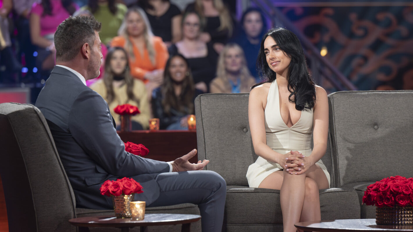 Maria Georgas and Jesse Palmer on 'The Women Tell All' episode