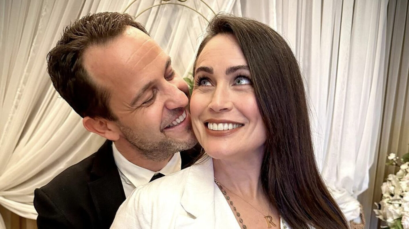 Rena Sofer and Sanford Bookstaver on their wedding day